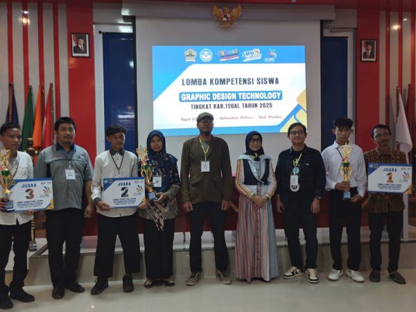 SMK MUHAMNA Juara 2 LKS Desain Grafis